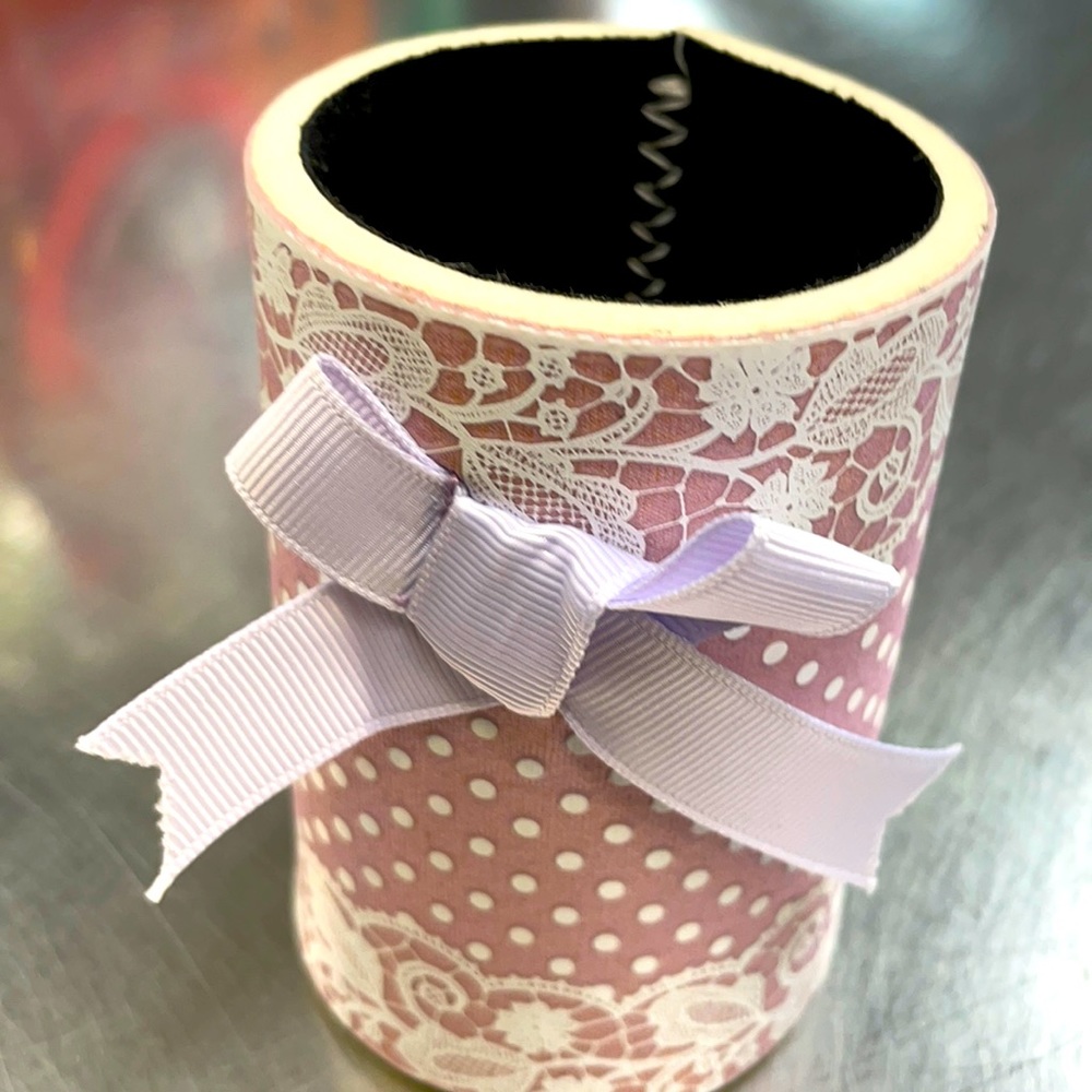 Girly can coozie